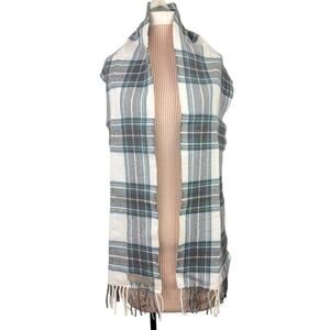 LOCHCARRON Scotland White Gray Blue Scarf Wool Plaid Fringe Rectangle Shaped NWT